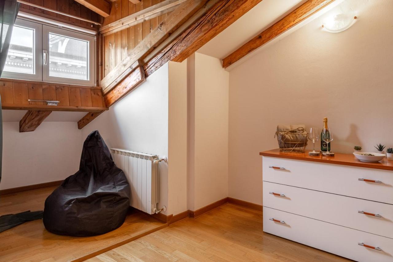 Rifugio Hemingway, Trieste Centro Con Parcheggio Luaran gambar
